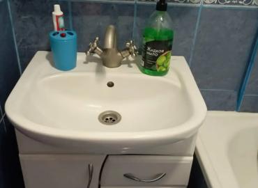 Тумба в ванной перестала быть в моде: сейчас все предпочитают этот вариант — куда красивее и функциональнее