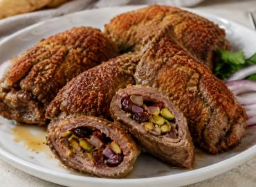 Котлеты больше не в чести — вместо них инвольтини по-итальянски: мясная вкуснятина с необычной начинкой
